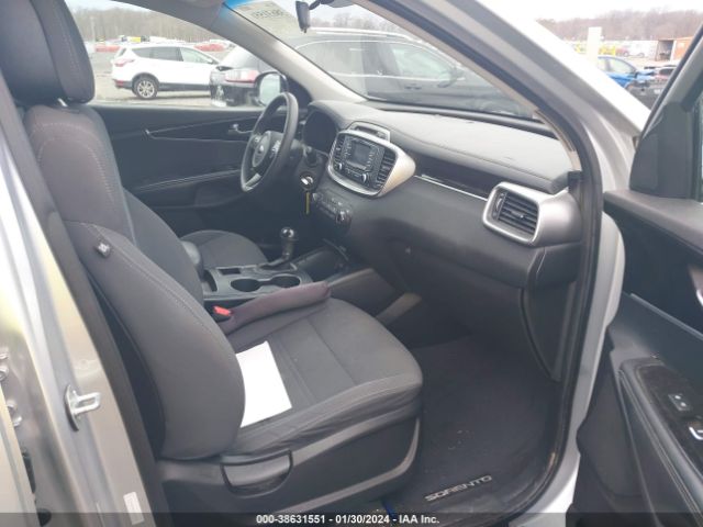 Photo 4 VIN: 5XYPG4A30GG046880 - KIA SORENTO 