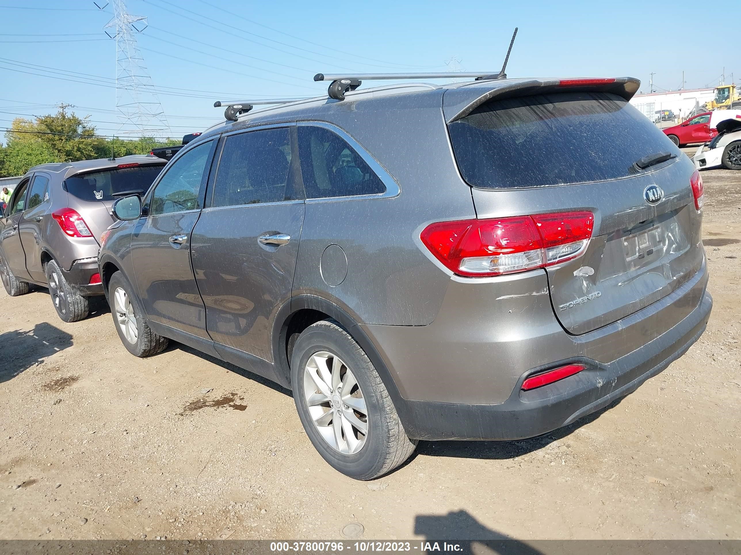 Photo 2 VIN: 5XYPG4A30HG200750 - KIA SORENTO 