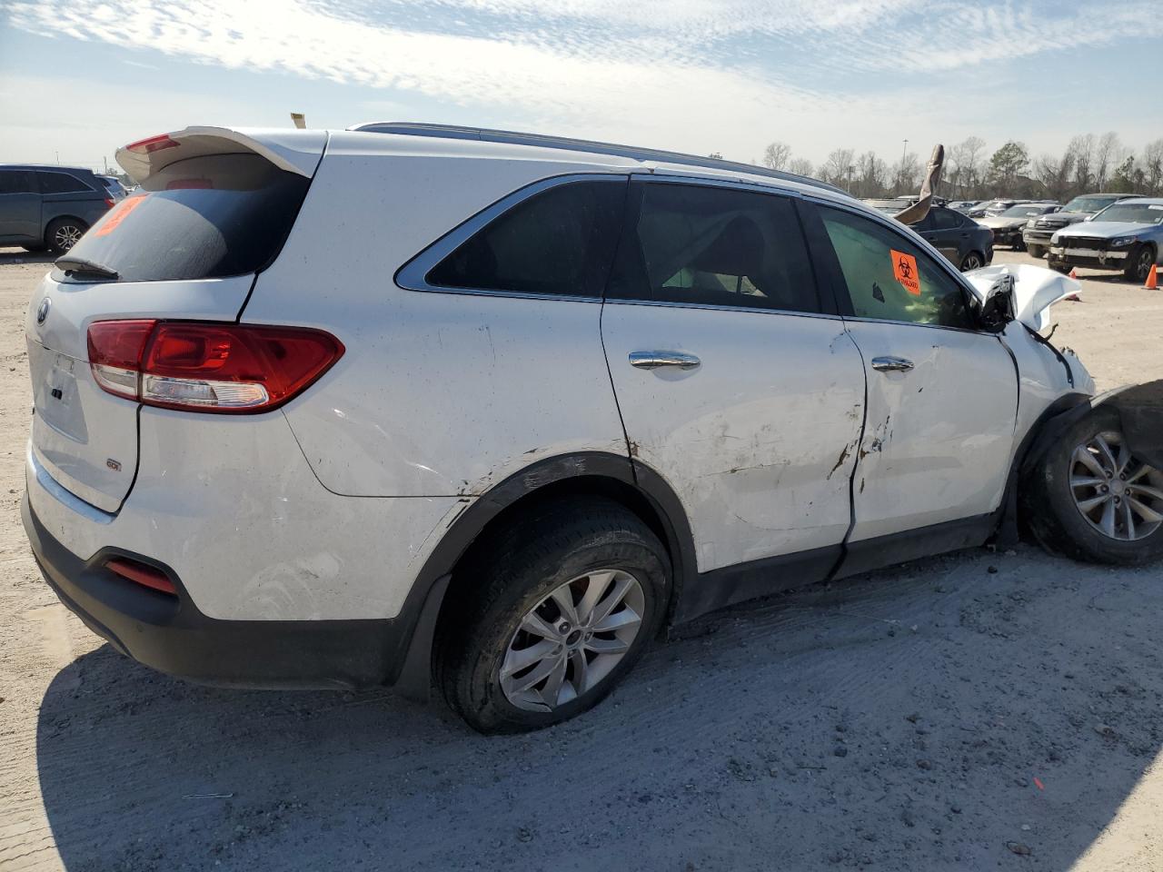 Photo 2 VIN: 5XYPG4A31JG420677 - KIA SORENTO 