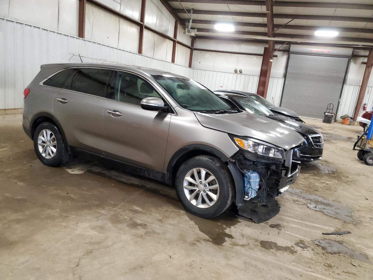 Photo 3 VIN: 5XYPG4A31JG430738 - KIA SORENTO 