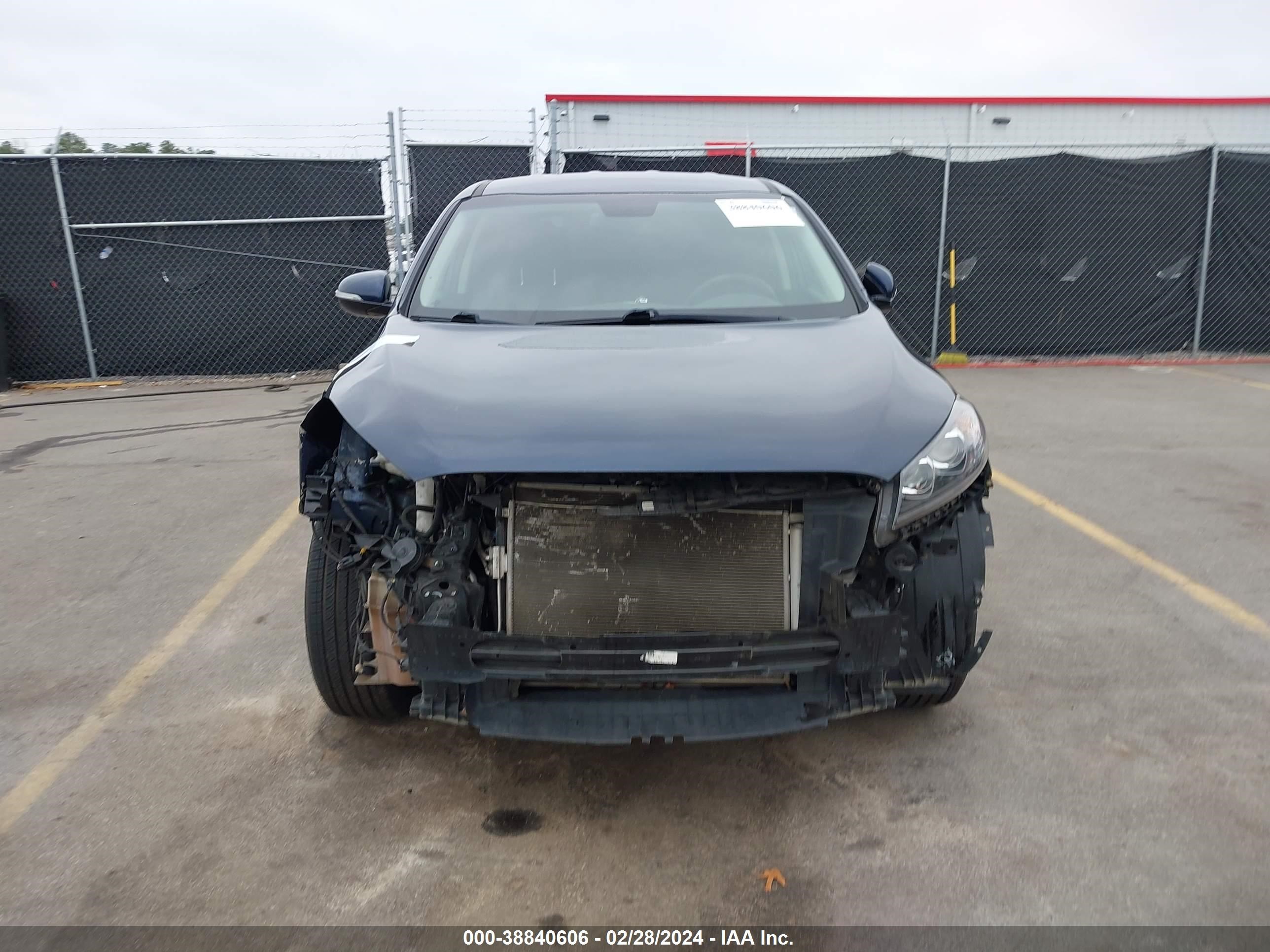 Photo 12 VIN: 5XYPG4A31KG504872 - KIA SORENTO 