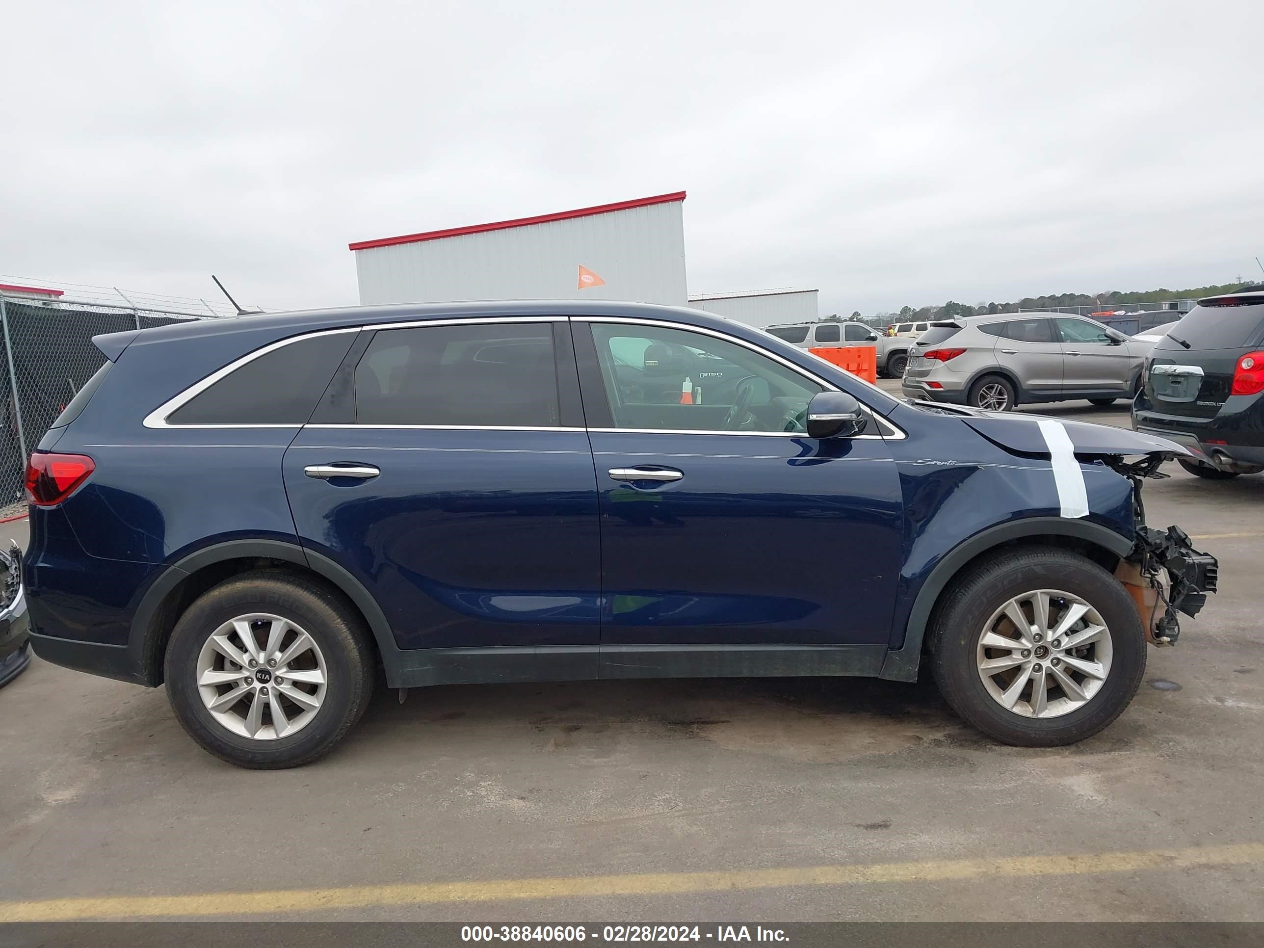 Photo 13 VIN: 5XYPG4A31KG504872 - KIA SORENTO 