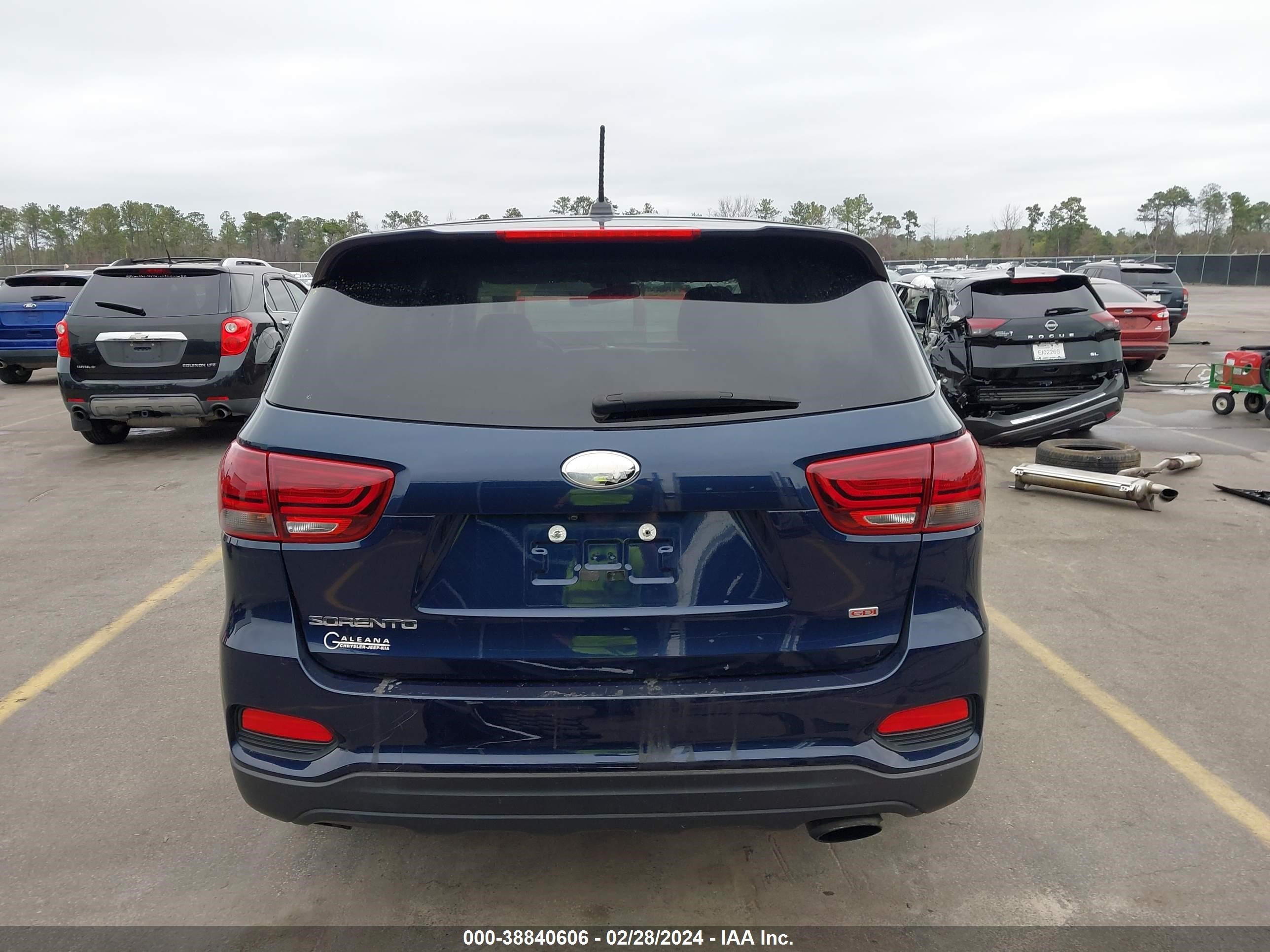 Photo 16 VIN: 5XYPG4A31KG504872 - KIA SORENTO 