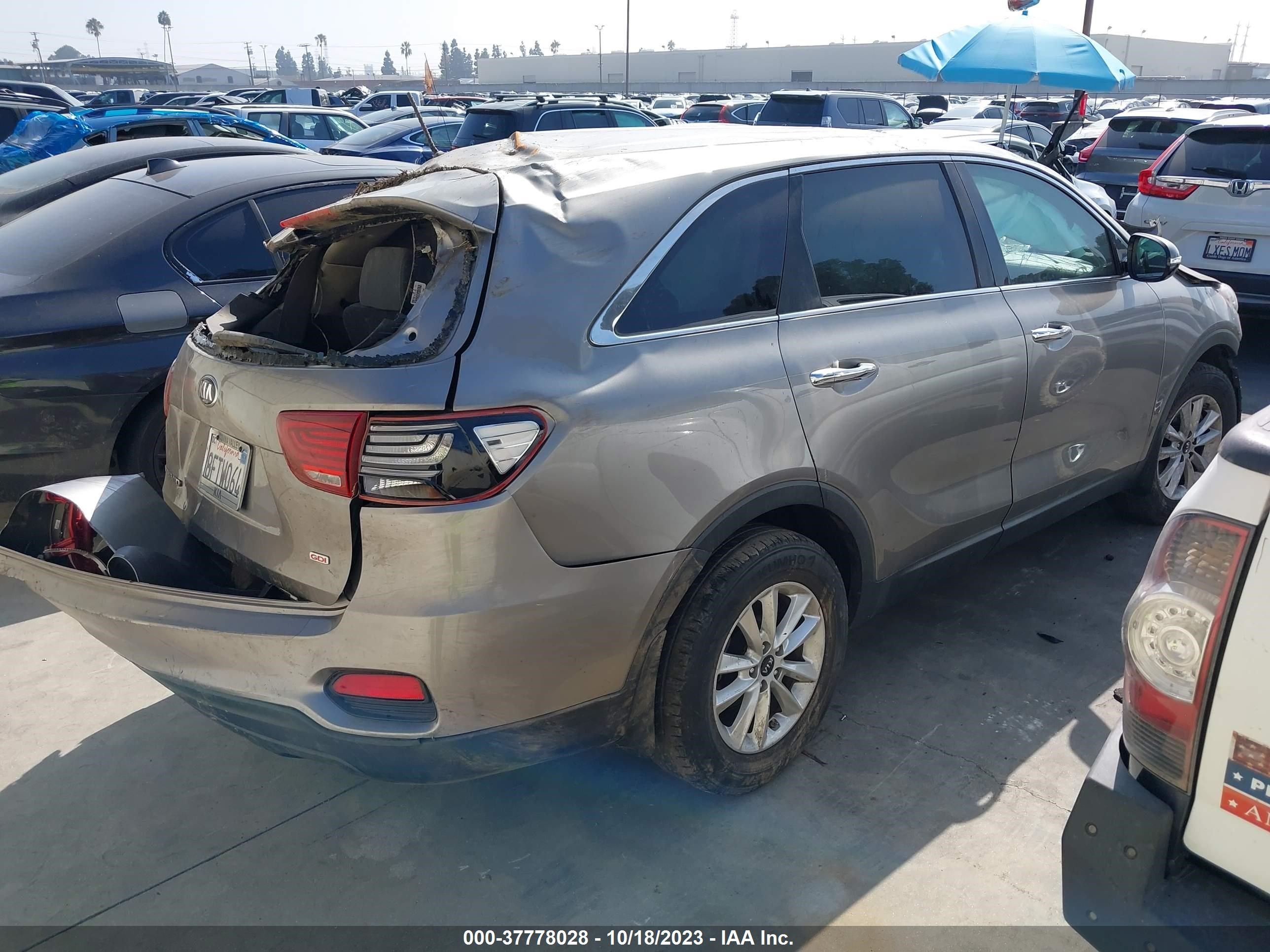 Photo 3 VIN: 5XYPG4A31KG515869 - KIA SORENTO 