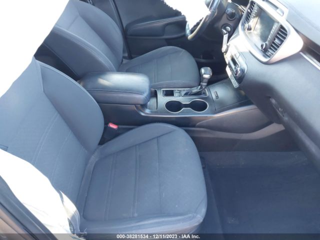 Photo 4 VIN: 5XYPG4A31KG541520 - KIA SORENTO 