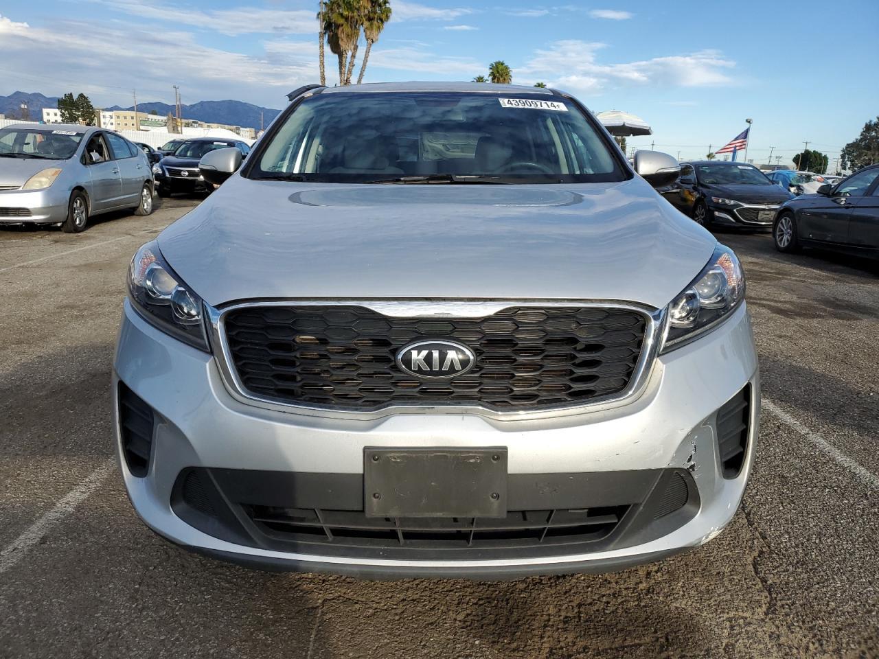 Photo 4 VIN: 5XYPG4A31KG580396 - KIA SORENTO 