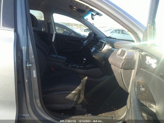 Photo 4 VIN: 5XYPG4A31KG610884 - KIA SORENTO 