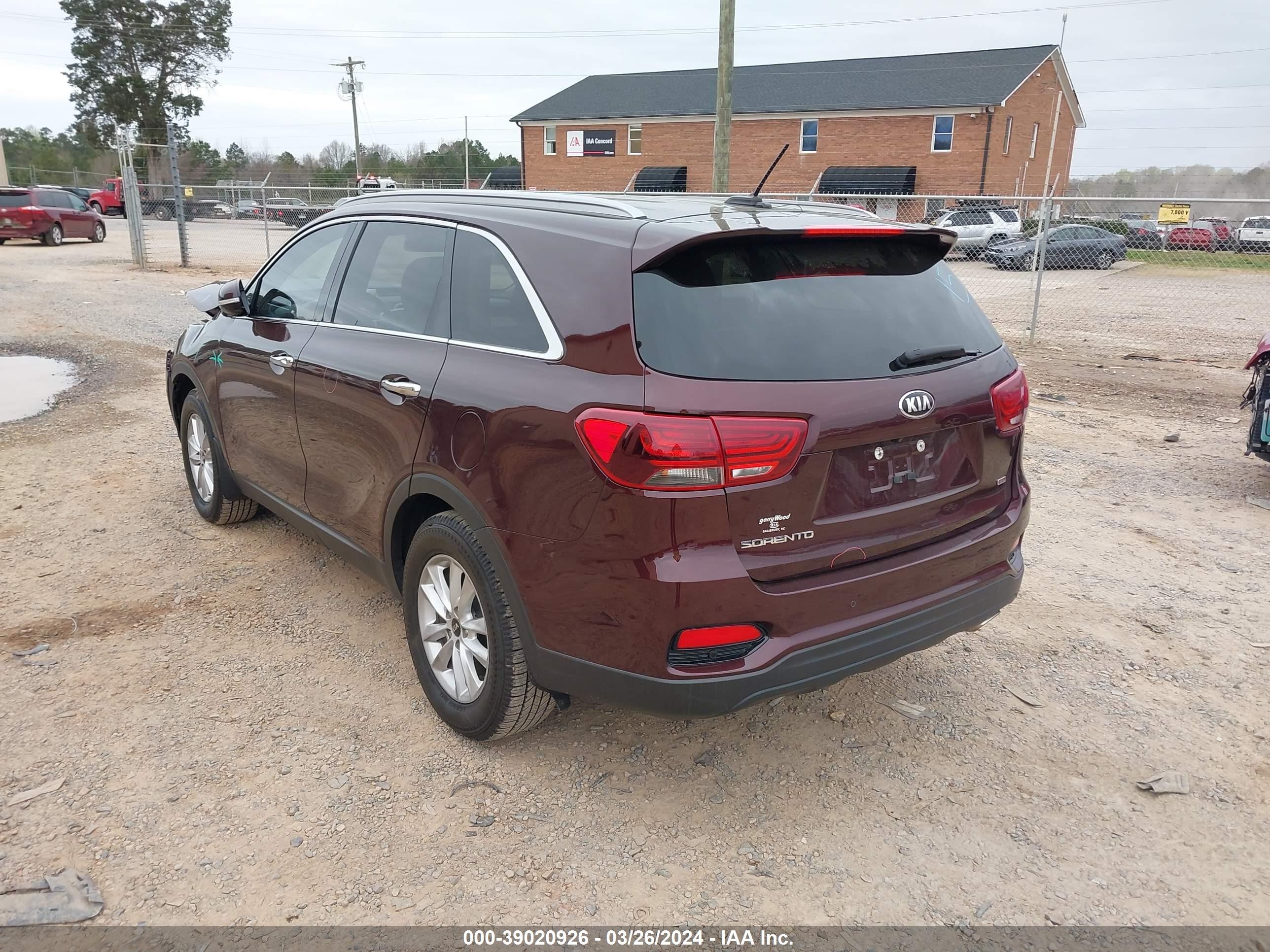 Photo 2 VIN: 5XYPG4A31LG636306 - KIA SORENTO 