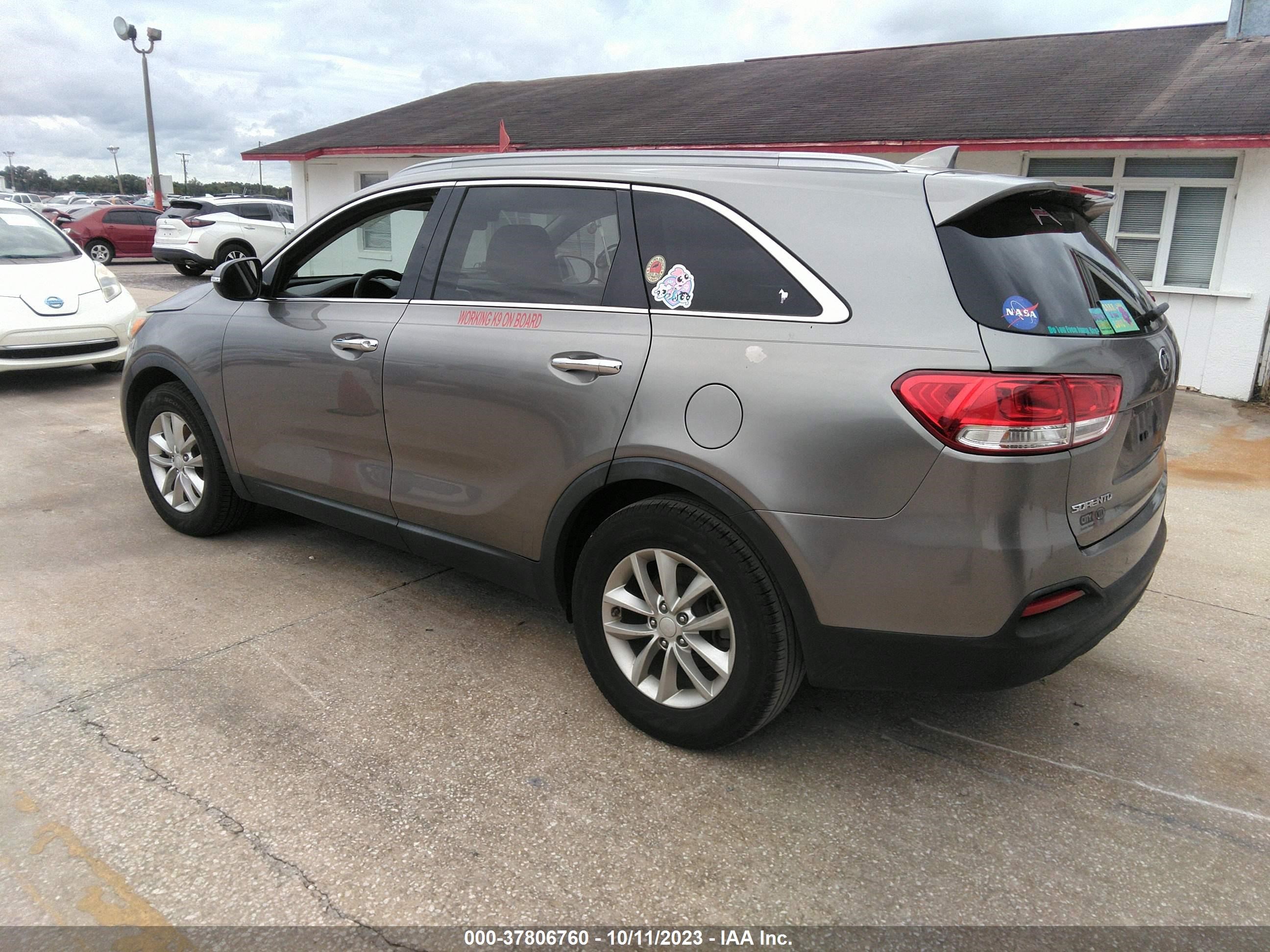 Photo 2 VIN: 5XYPG4A32GG059887 - KIA SORENTO 