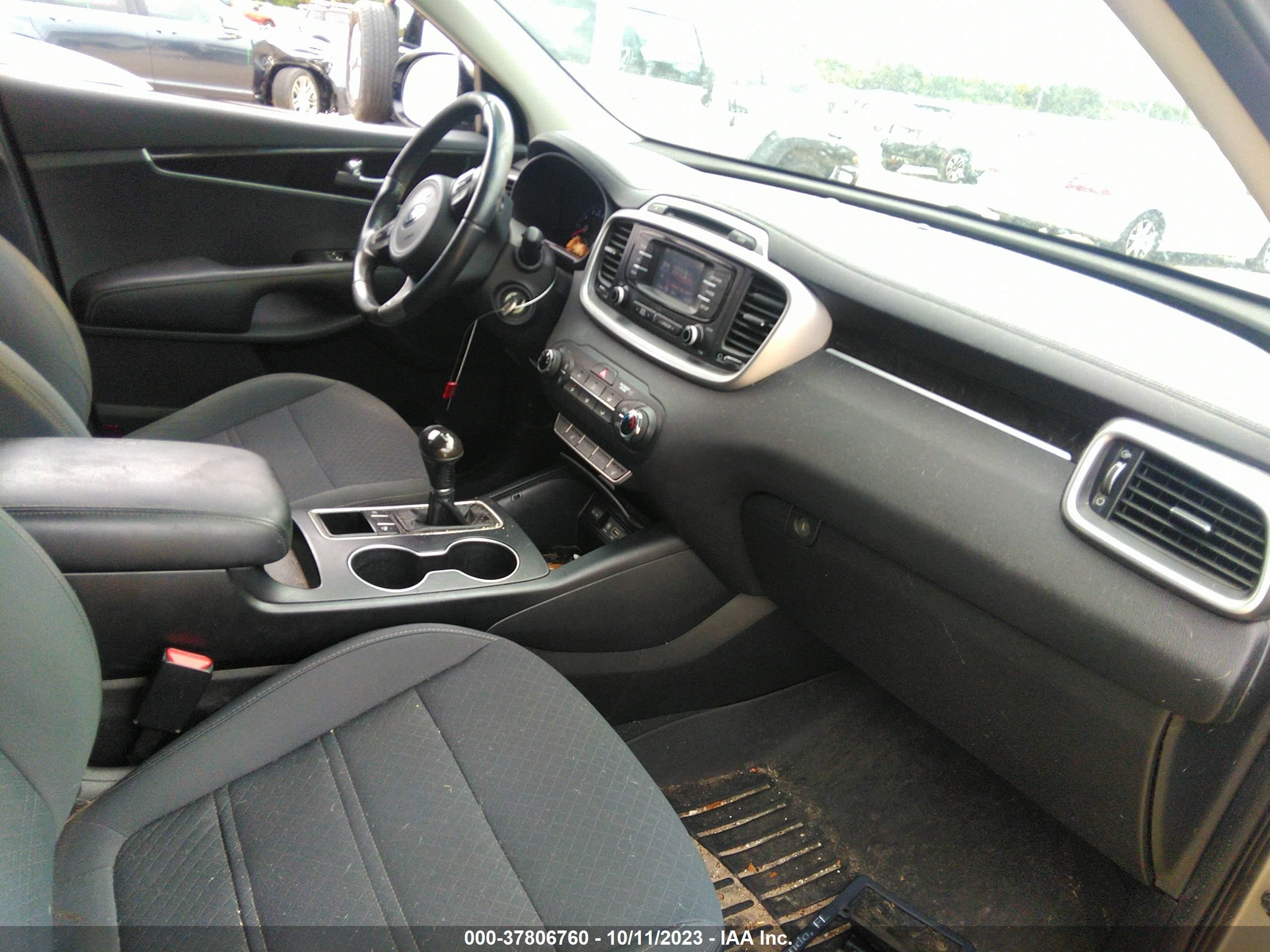 Photo 4 VIN: 5XYPG4A32GG059887 - KIA SORENTO 