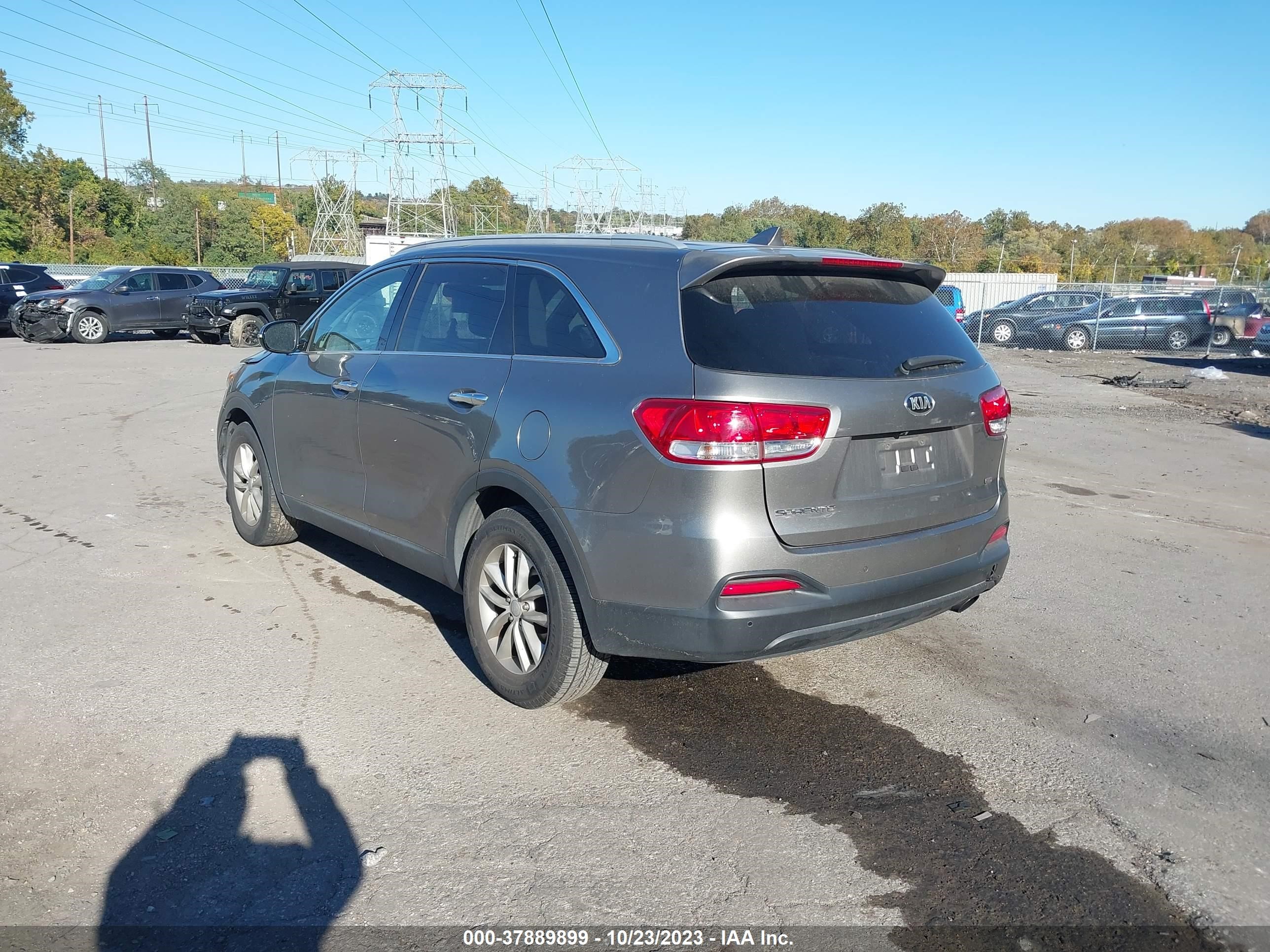 Photo 2 VIN: 5XYPG4A32GG093960 - KIA SORENTO 