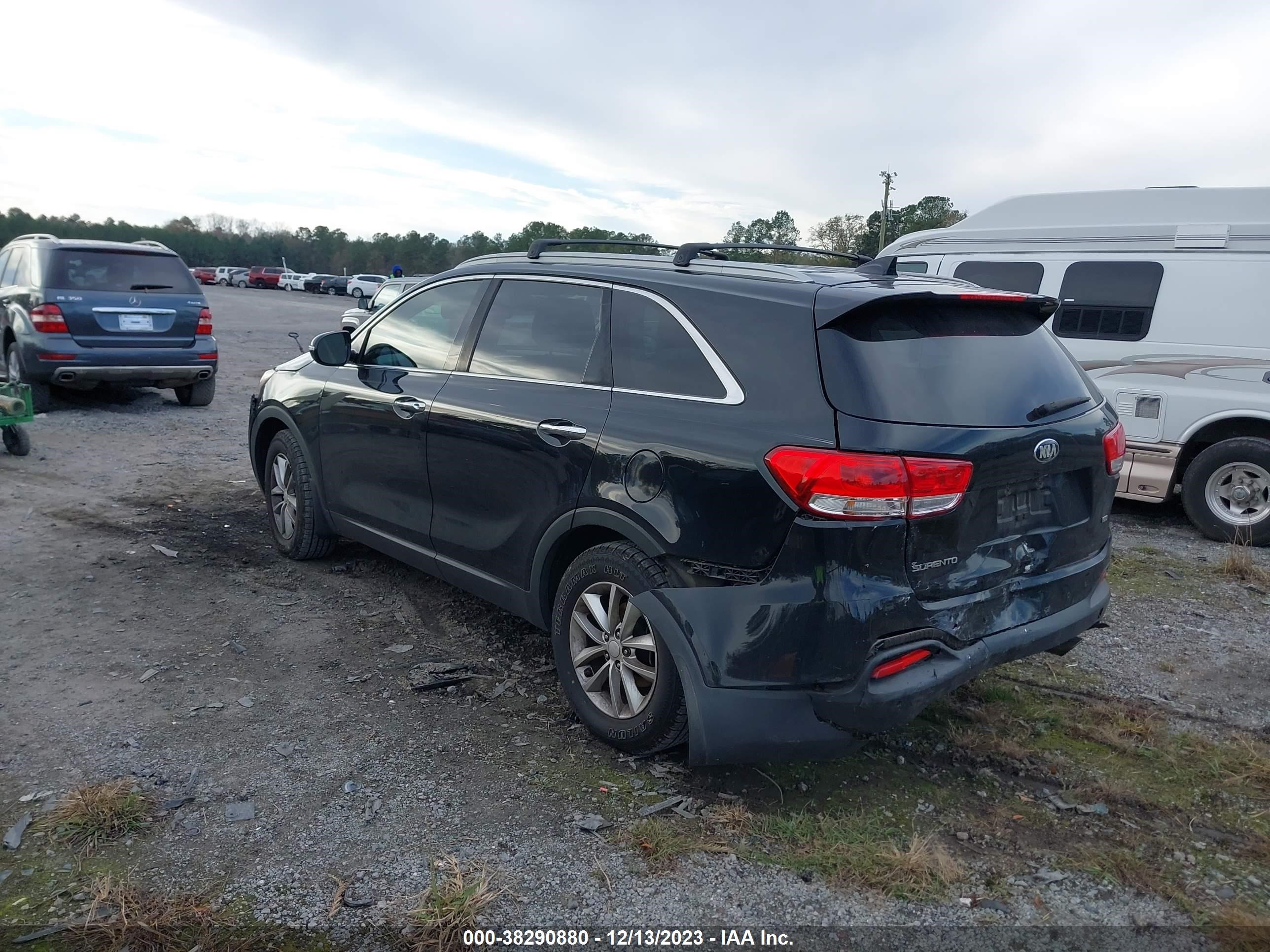 Photo 2 VIN: 5XYPG4A32GG153199 - KIA SORENTO 