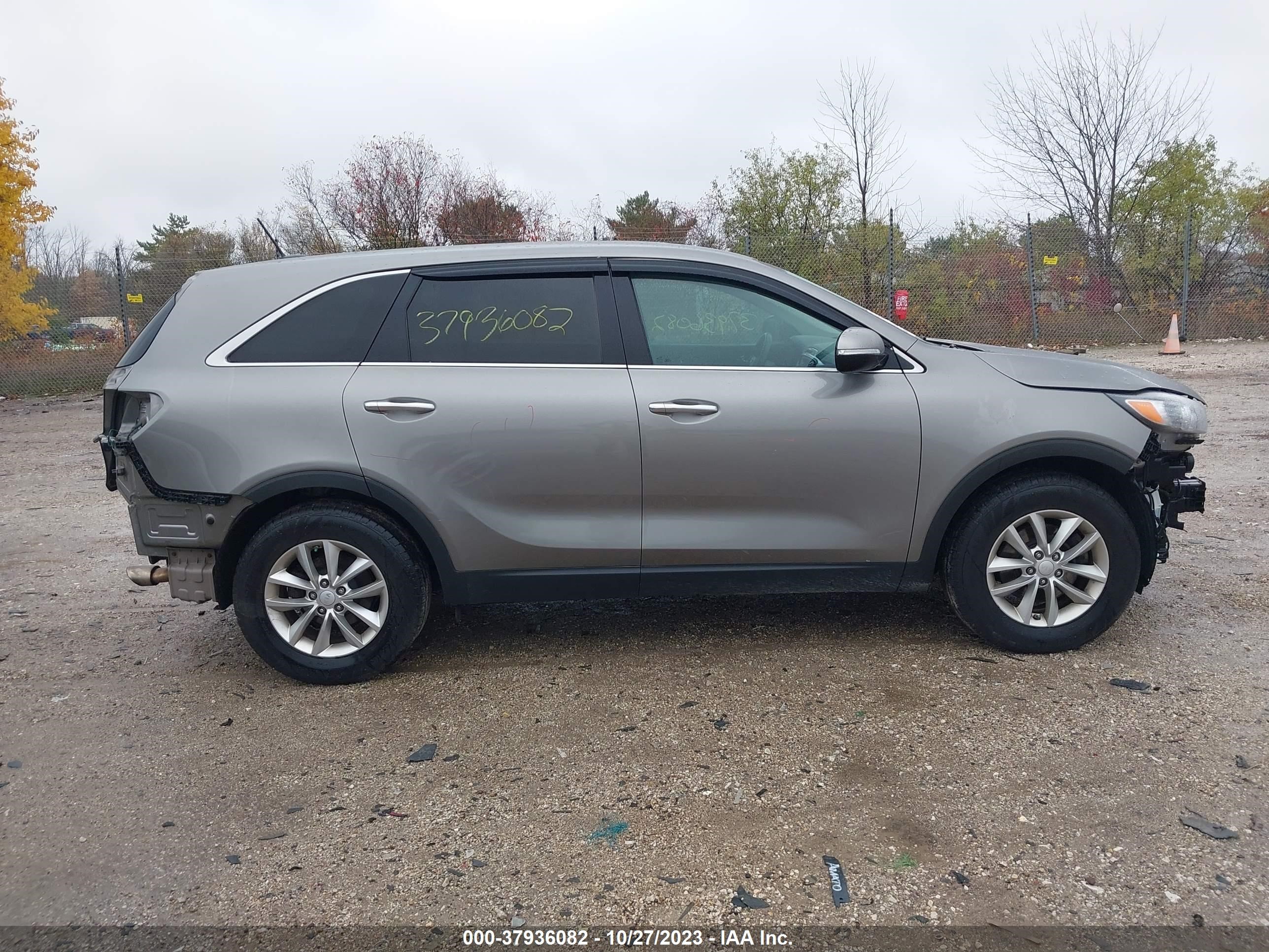 Photo 13 VIN: 5XYPG4A32HG210311 - KIA SORENTO 