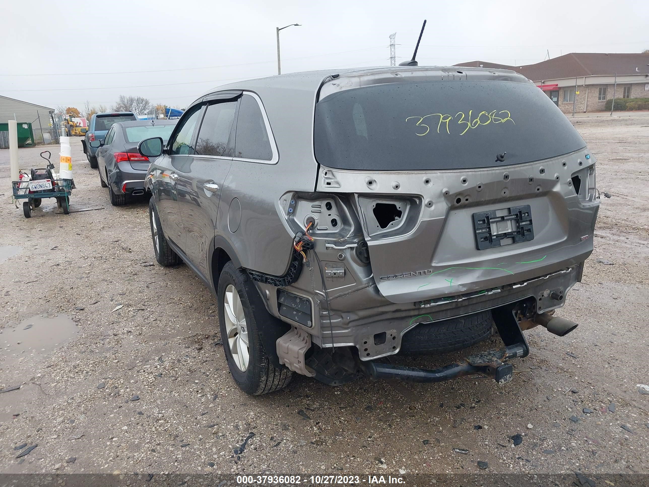 Photo 2 VIN: 5XYPG4A32HG210311 - KIA SORENTO 