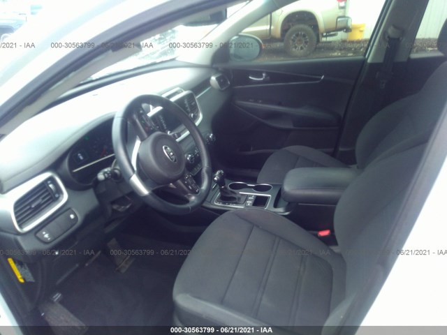 Photo 4 VIN: 5XYPG4A32HG218232 - KIA SORENTO 