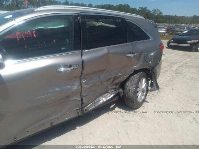 Photo 5 VIN: 5XYPG4A32HG282027 - KIA SORENTO 