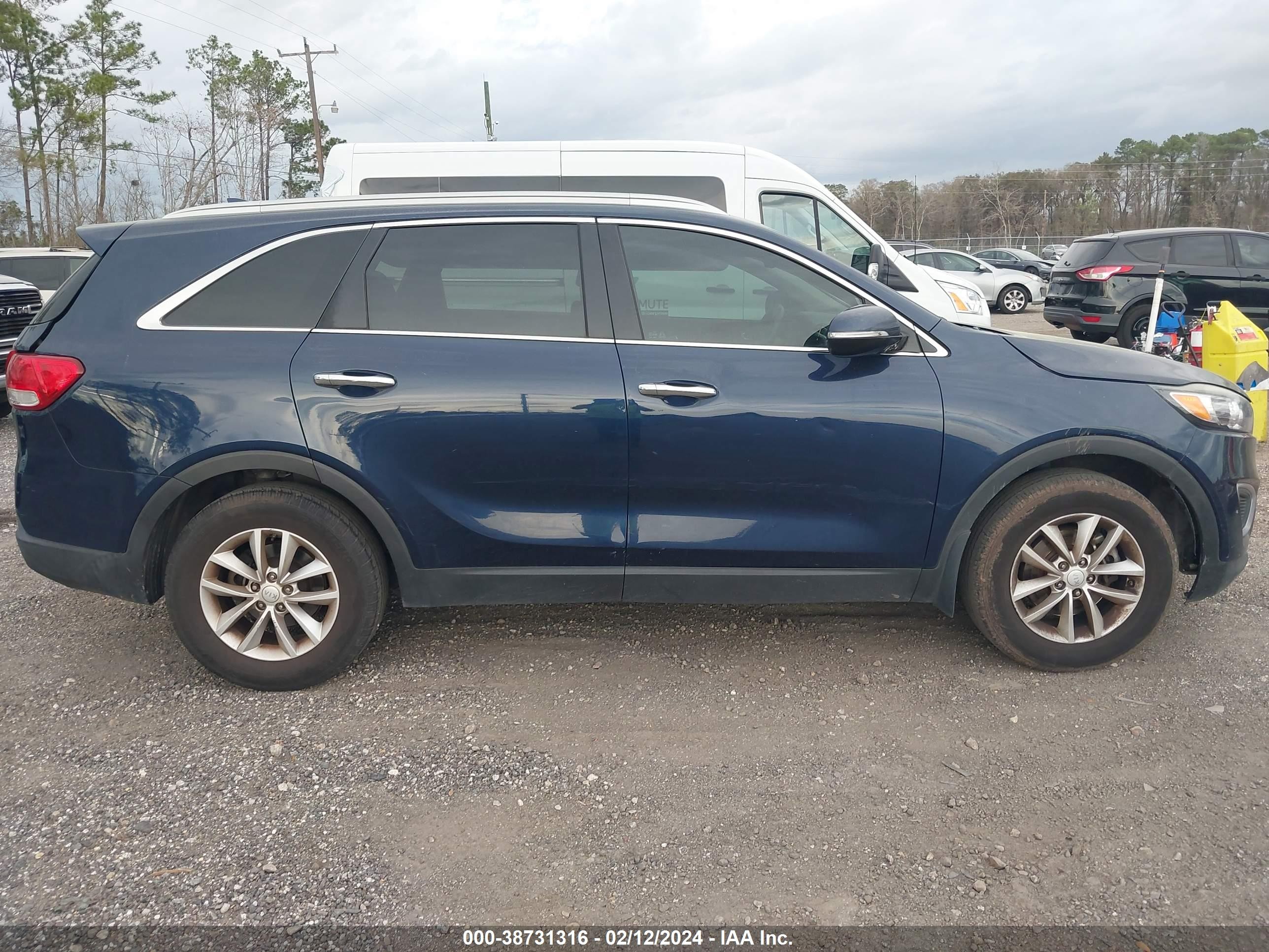 Photo 12 VIN: 5XYPG4A32JG408375 - KIA SORENTO 