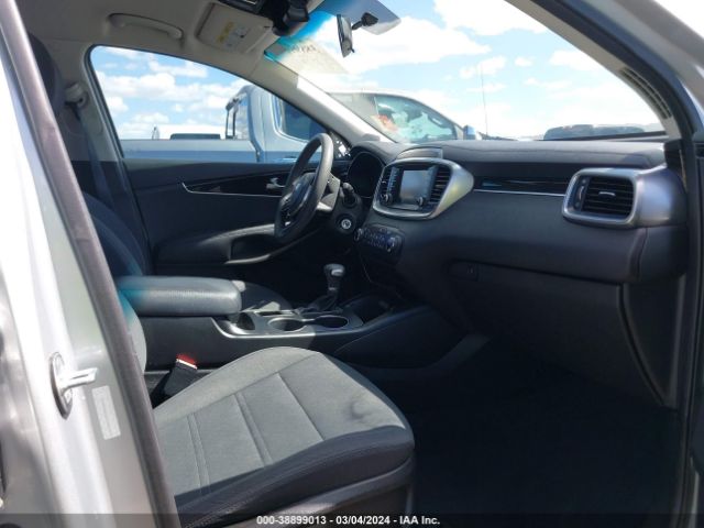 Photo 4 VIN: 5XYPG4A32KG466939 - KIA SORENTO 