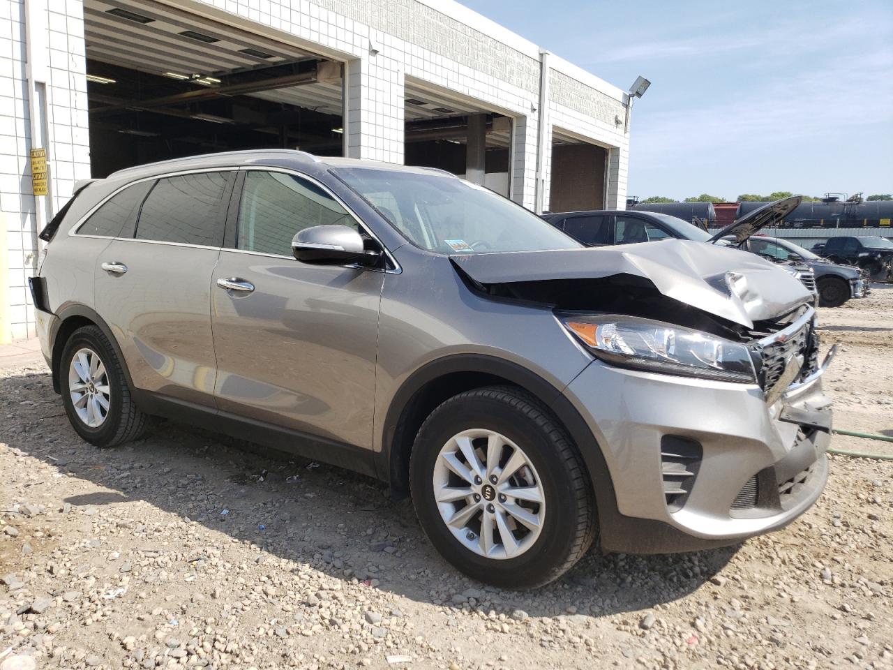 Photo 3 VIN: 5XYPG4A32KG557385 - KIA SORENTO 