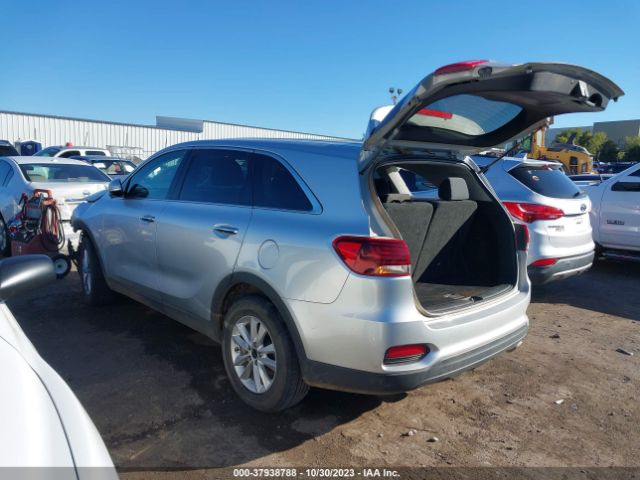 Photo 2 VIN: 5XYPG4A32KG581508 - KIA SORENTO 