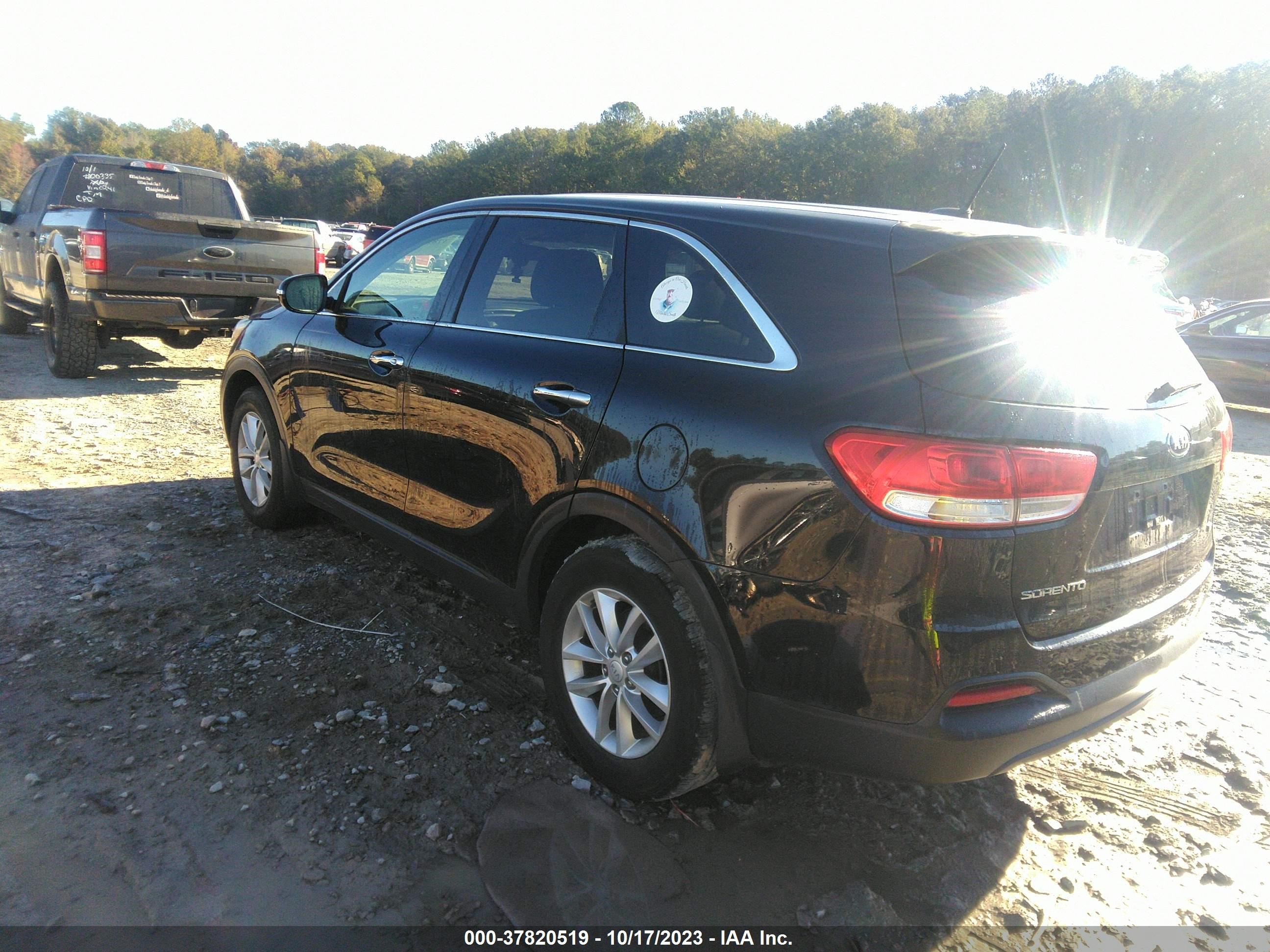 Photo 2 VIN: 5XYPG4A33GG055444 - KIA SORENTO 