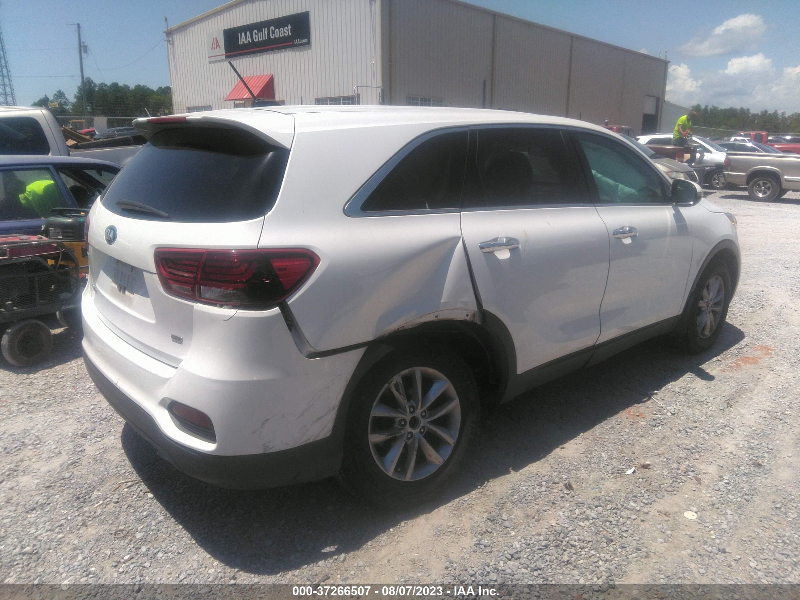 Photo 3 VIN: 5XYPG4A33KG534827 - KIA SORENTO 