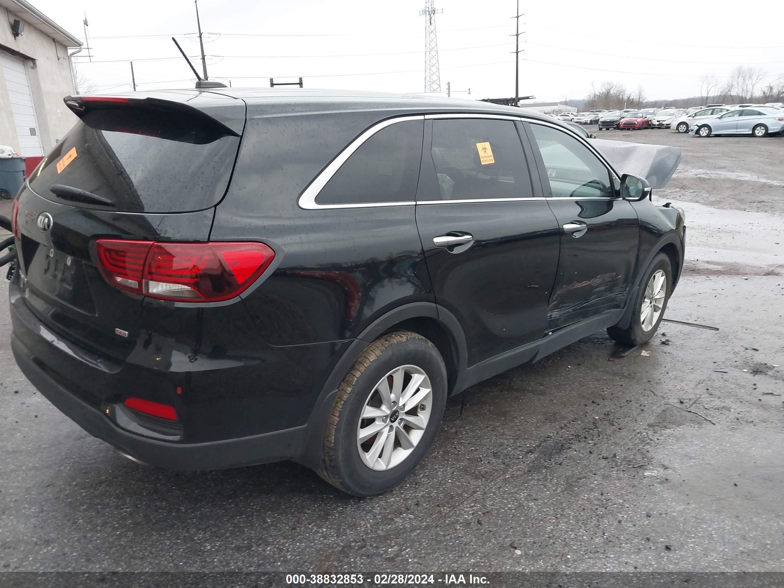 Photo 3 VIN: 5XYPG4A33KG584496 - KIA SORENTO 