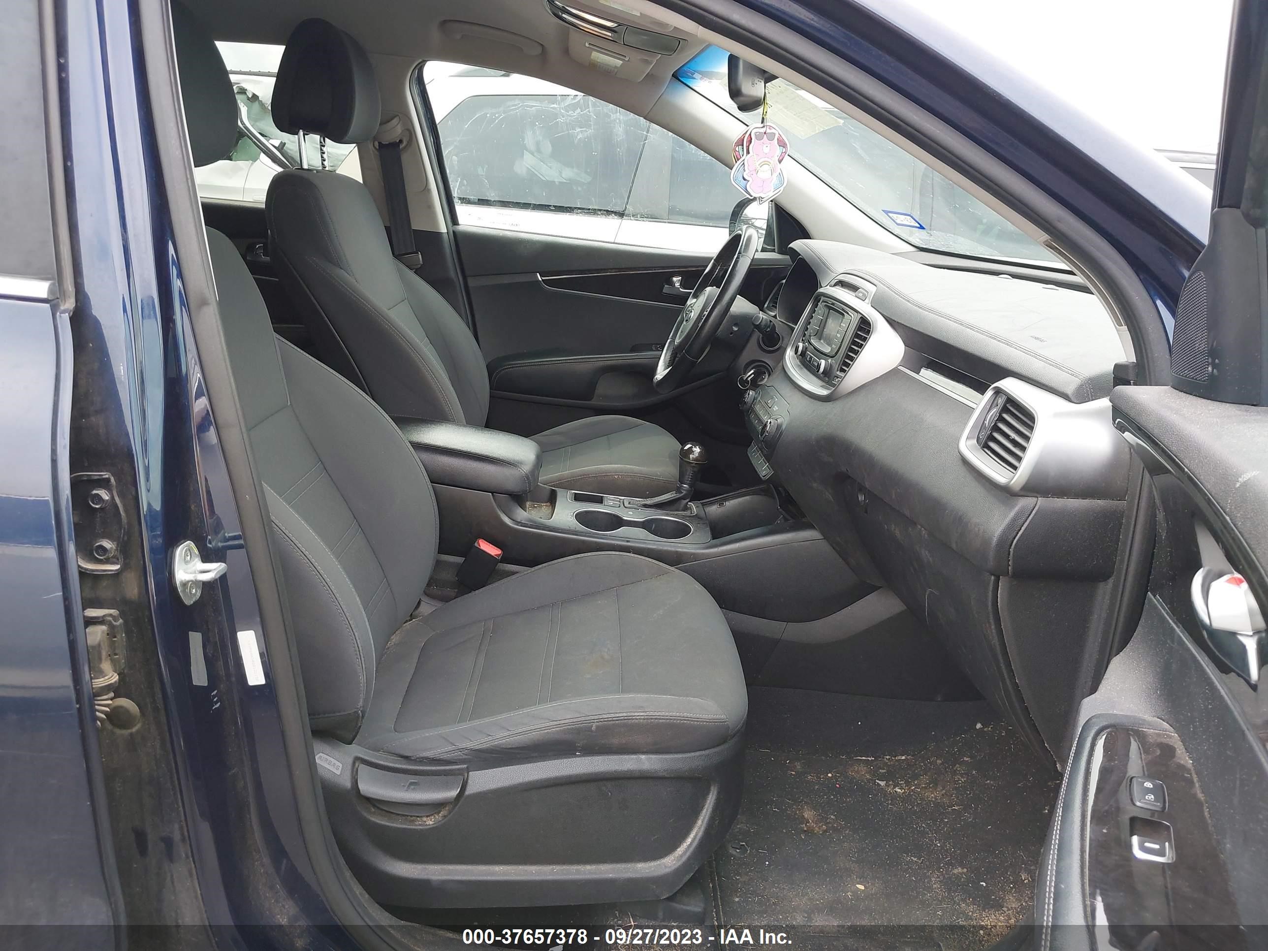 Photo 4 VIN: 5XYPG4A34GG121158 - KIA SORENTO 