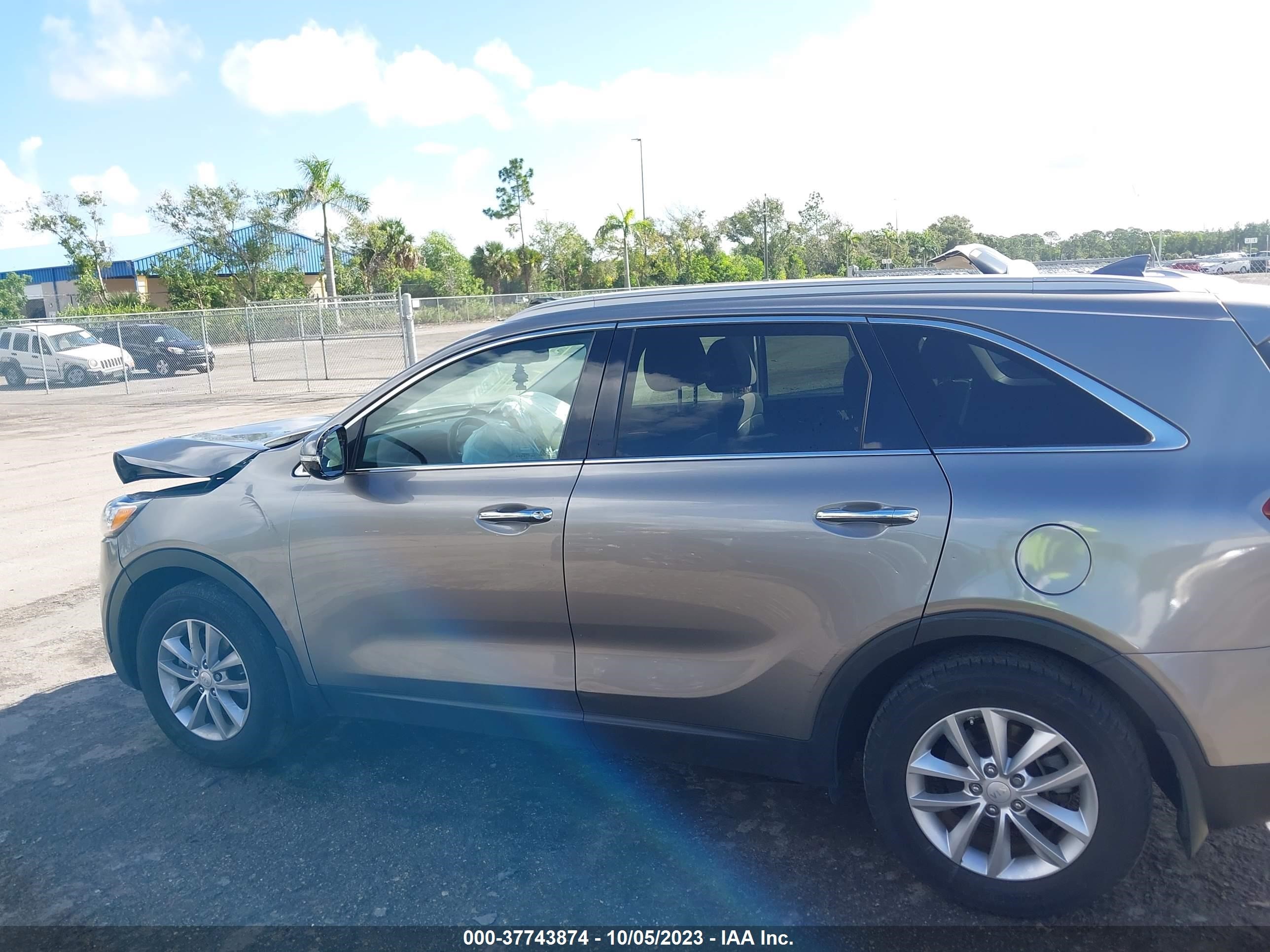 Photo 13 VIN: 5XYPG4A34GG171543 - KIA SORENTO 