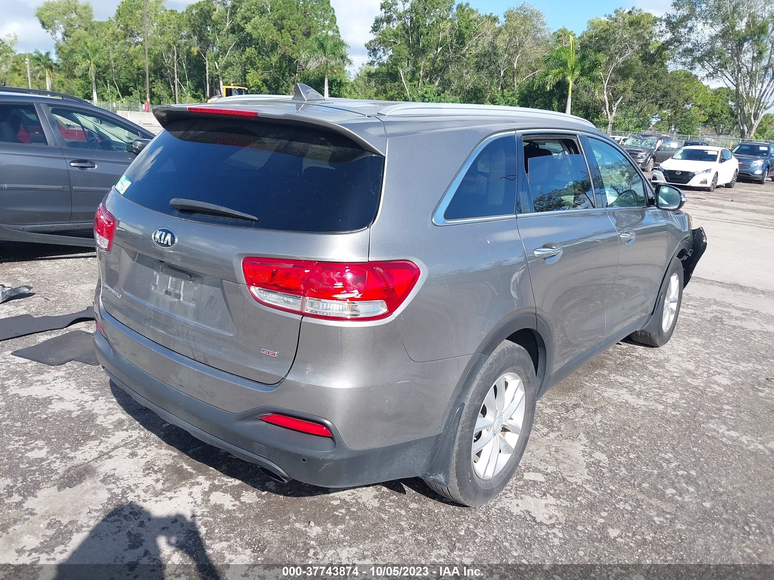 Photo 3 VIN: 5XYPG4A34GG171543 - KIA SORENTO 