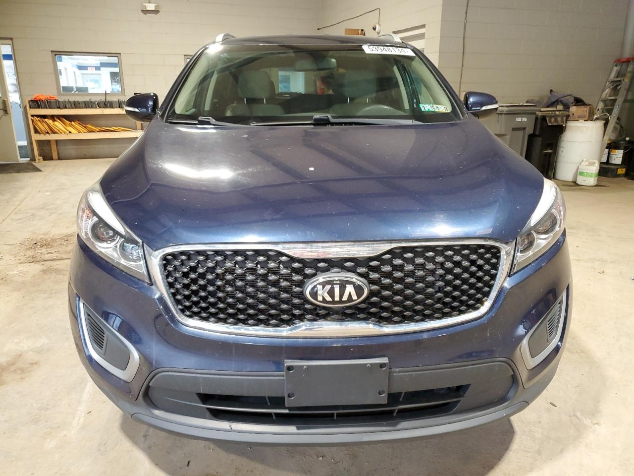 Photo 4 VIN: 5XYPG4A34HG235582 - KIA SORENTO 