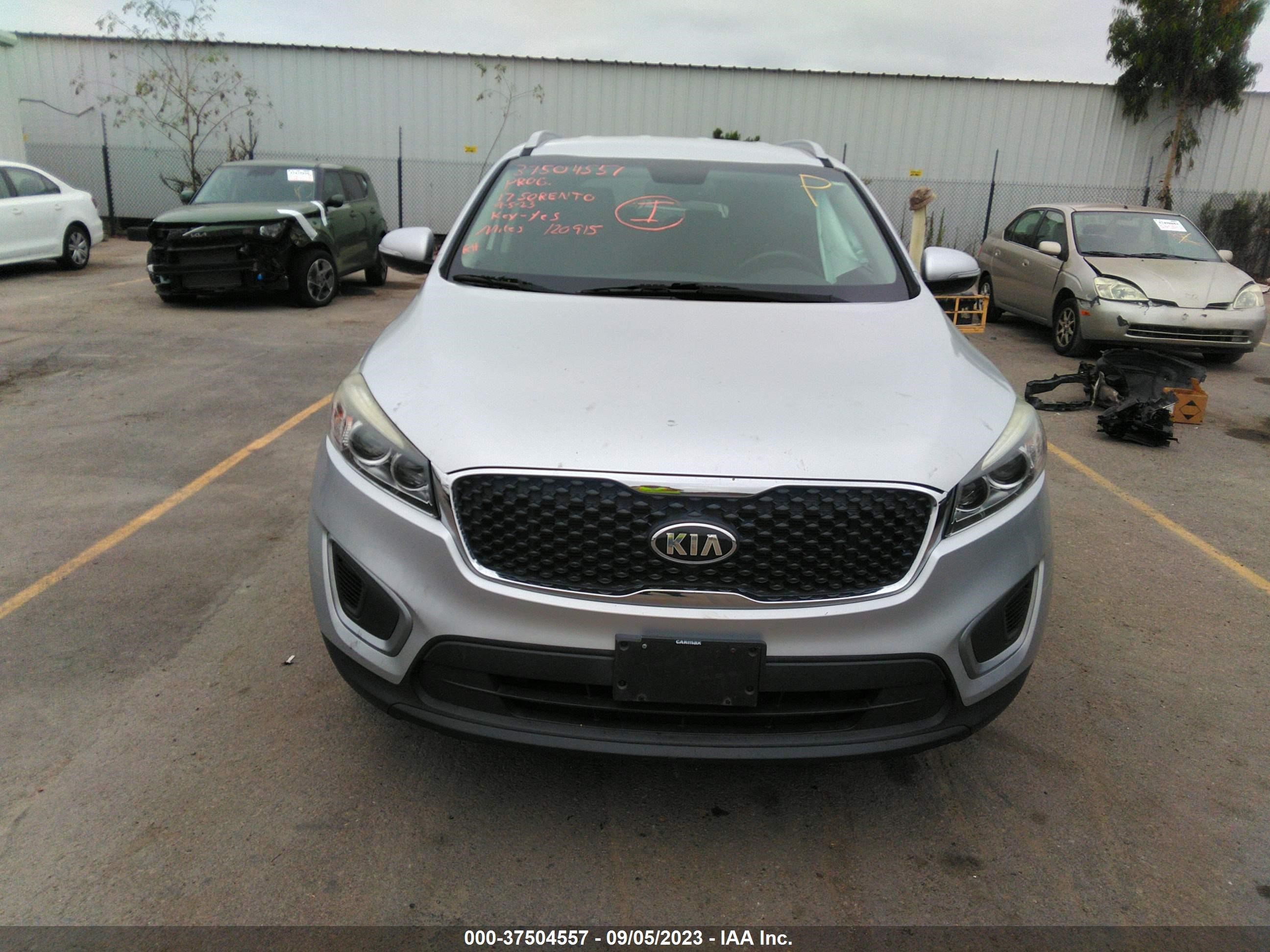 Photo 11 VIN: 5XYPG4A34HG236618 - KIA SORENTO 