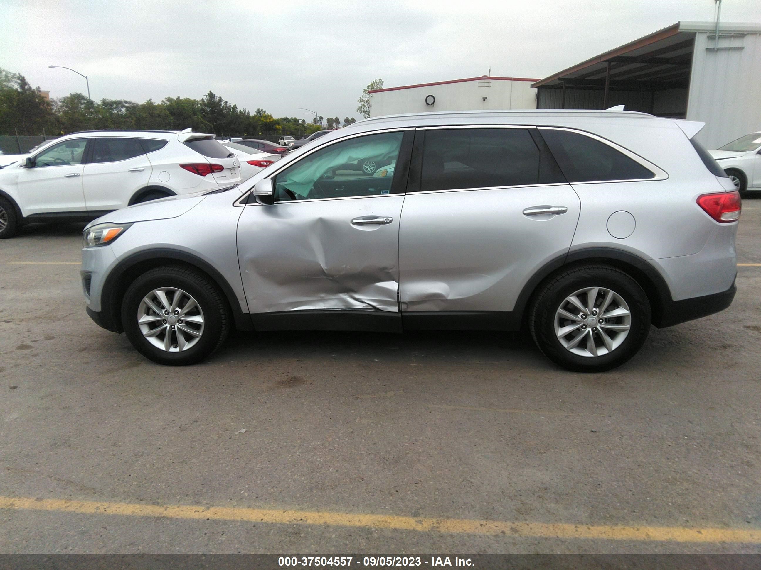 Photo 13 VIN: 5XYPG4A34HG236618 - KIA SORENTO 