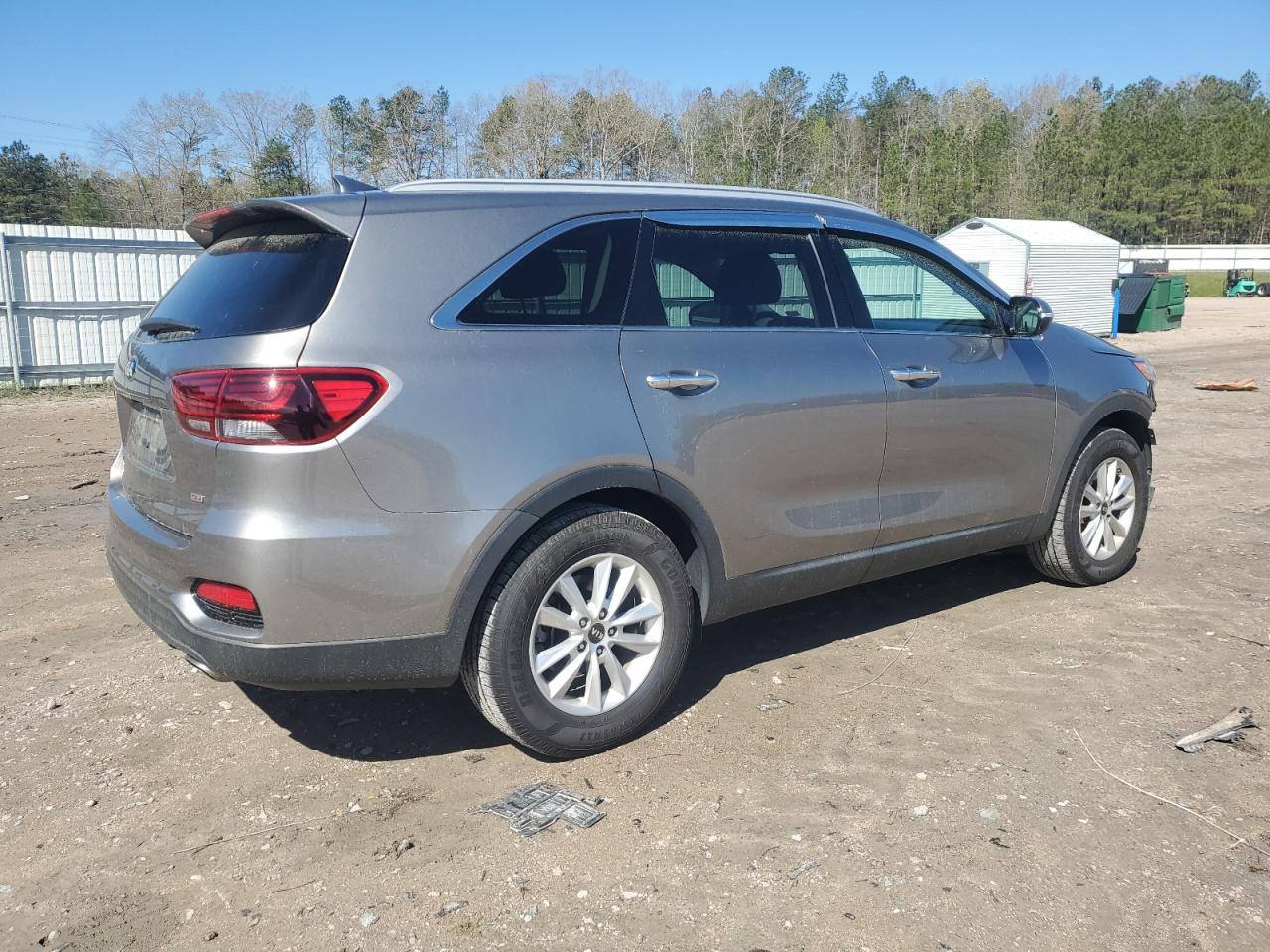 Photo 2 VIN: 5XYPG4A34KG556447 - KIA SORENTO 