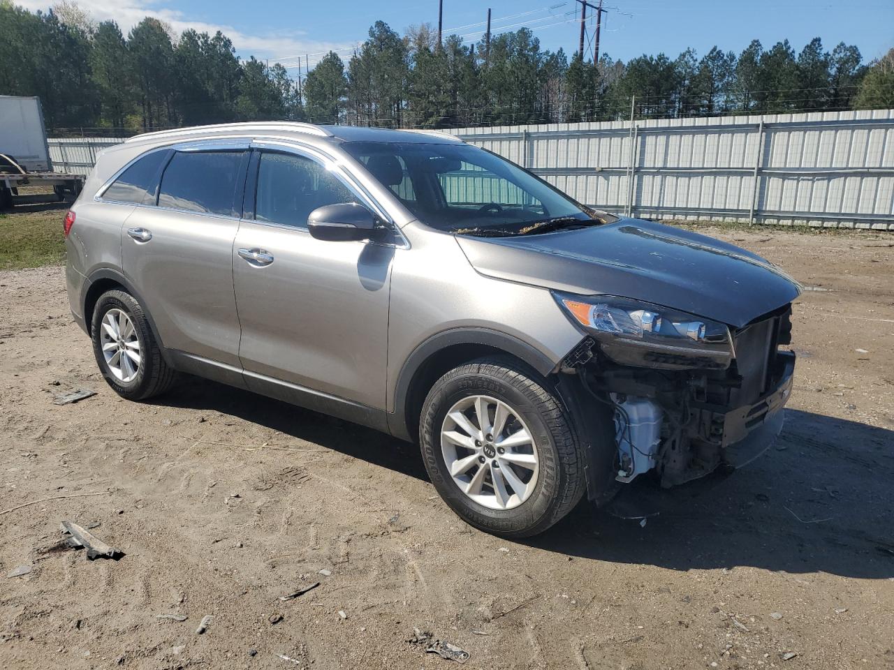 Photo 3 VIN: 5XYPG4A34KG556447 - KIA SORENTO 