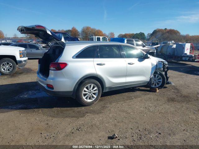 Photo 3 VIN: 5XYPG4A34KG587097 - KIA SORENTO 