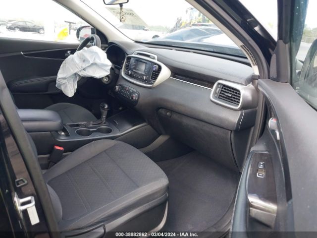 Photo 4 VIN: 5XYPG4A35JG371791 - KIA SORENTO 