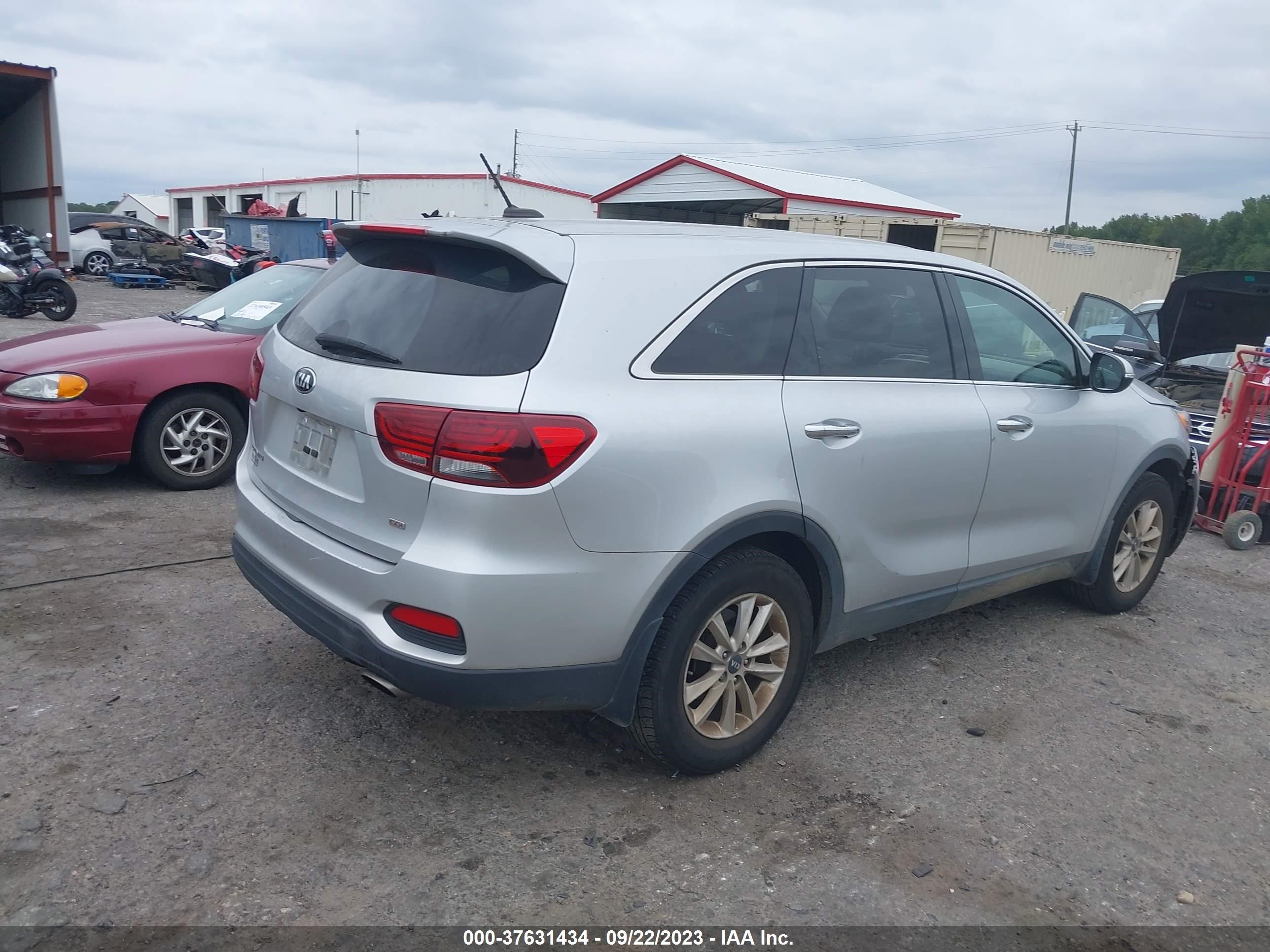 Photo 3 VIN: 5XYPG4A35LG633800 - KIA SORENTO 