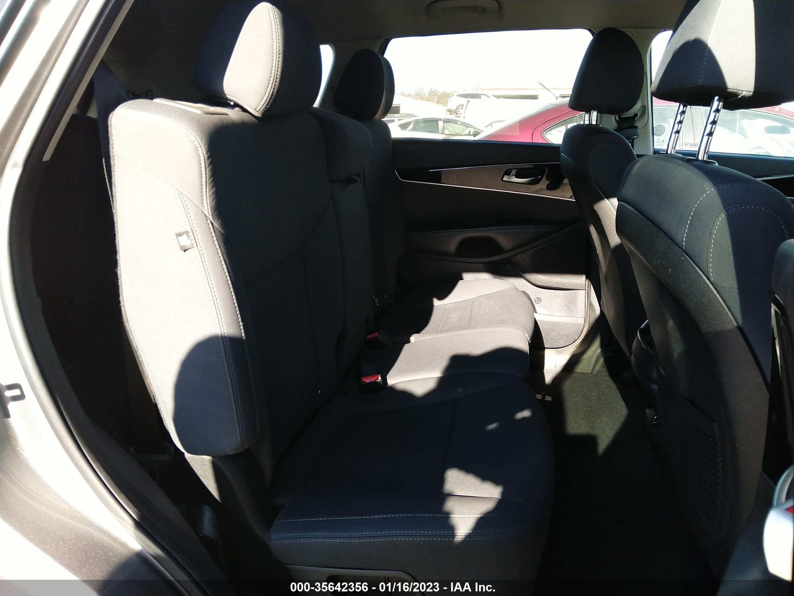 Photo 7 VIN: 5XYPG4A36KG507119 - KIA SORENTO 