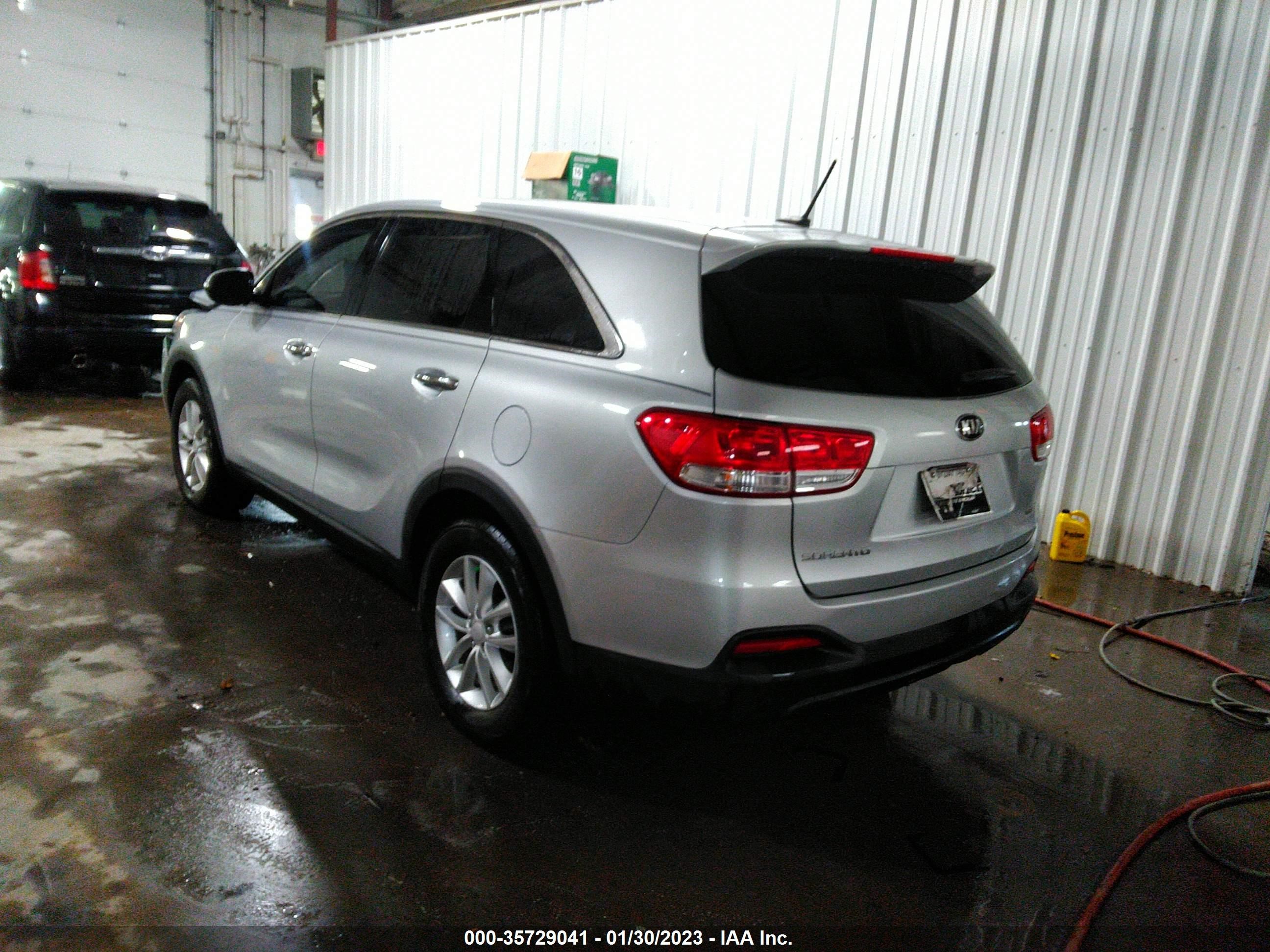 Photo 2 VIN: 5XYPG4A37GG041160 - KIA SORENTO 