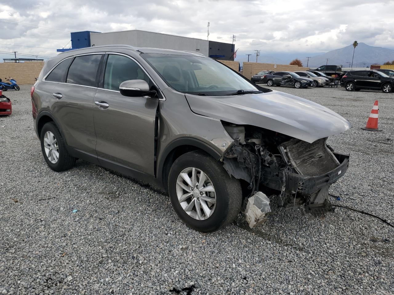 Photo 3 VIN: 5XYPG4A37HG263909 - KIA SORENTO 