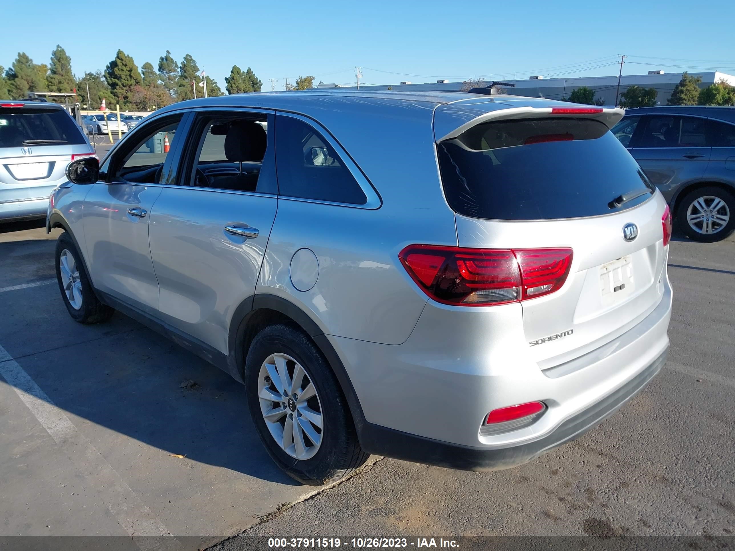 Photo 2 VIN: 5XYPG4A38KG535908 - KIA SORENTO 