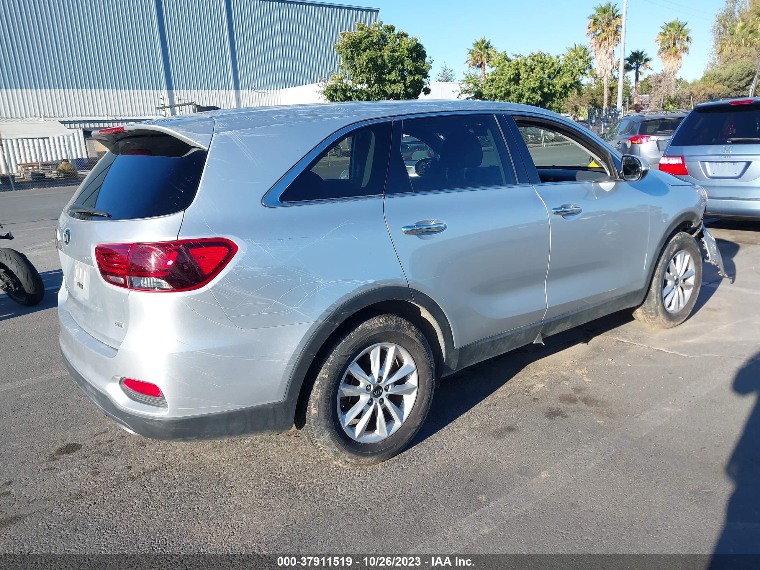 Photo 3 VIN: 5XYPG4A38KG535908 - KIA SORENTO 