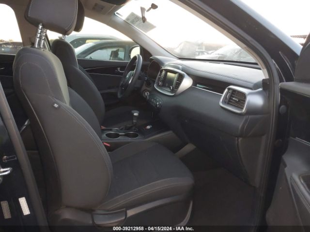 Photo 4 VIN: 5XYPG4A38KG588754 - KIA SORENTO 