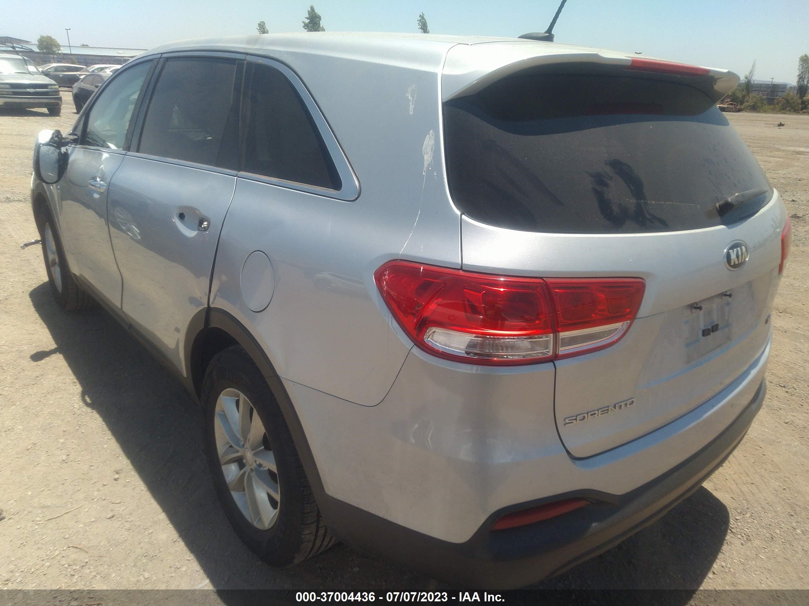 Photo 2 VIN: 5XYPG4A39GG002053 - KIA SORENTO 