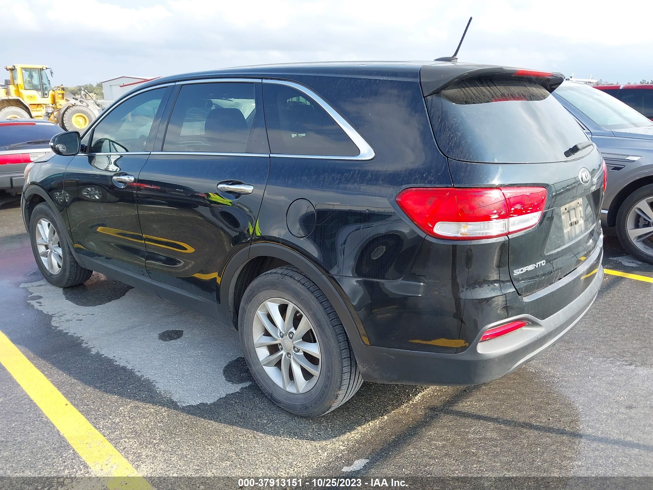 Photo 2 VIN: 5XYPG4A3XGG032615 - KIA SORENTO 