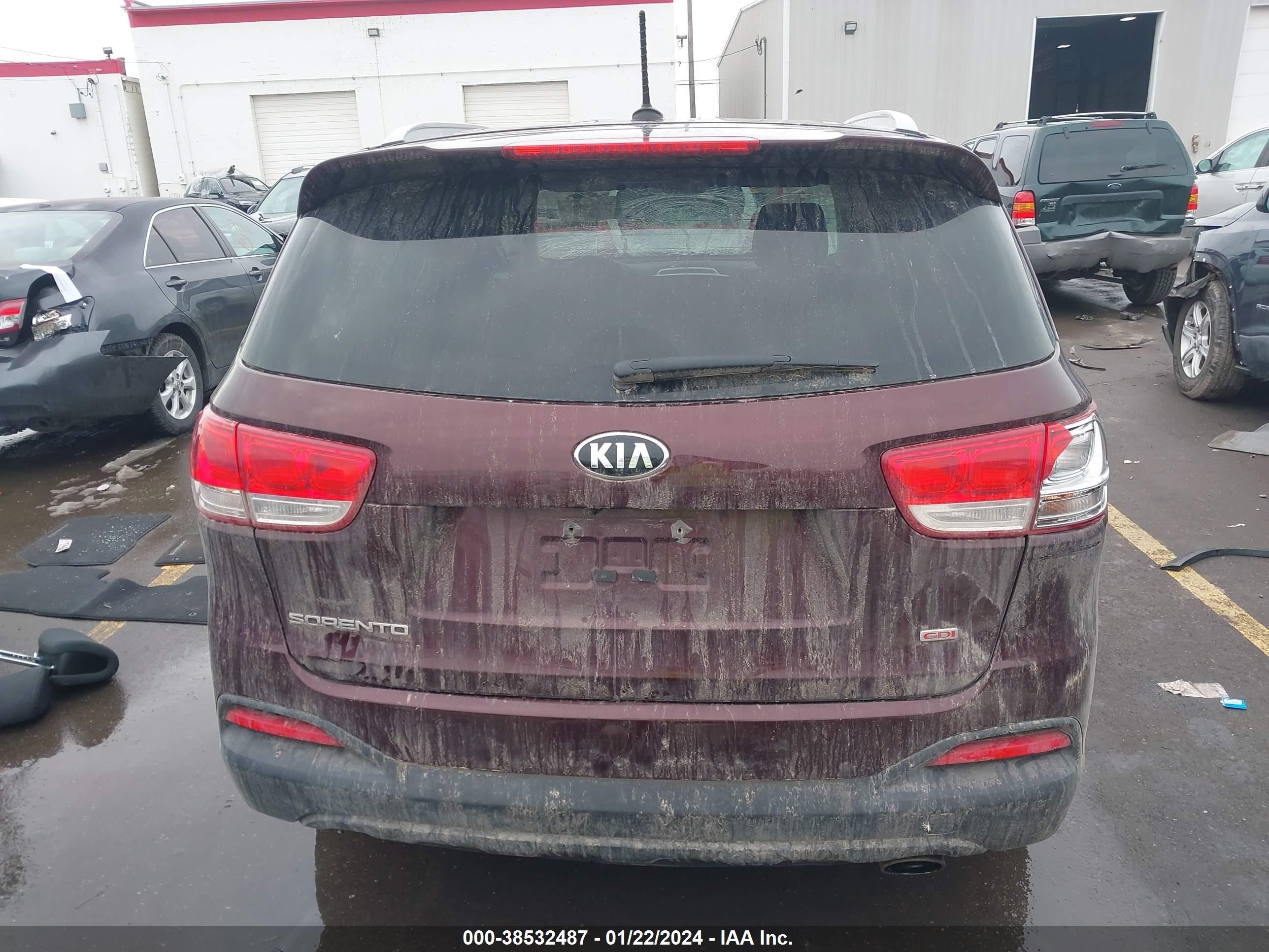 Photo 15 VIN: 5XYPG4A3XGG127692 - KIA SORENTO 