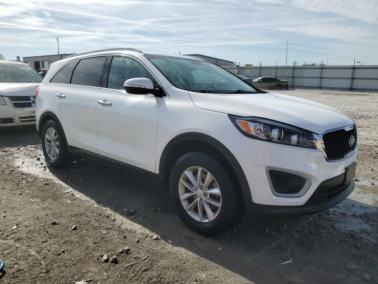 Photo 3 VIN: 5XYPG4A3XHG245372 - KIA SORENTO 