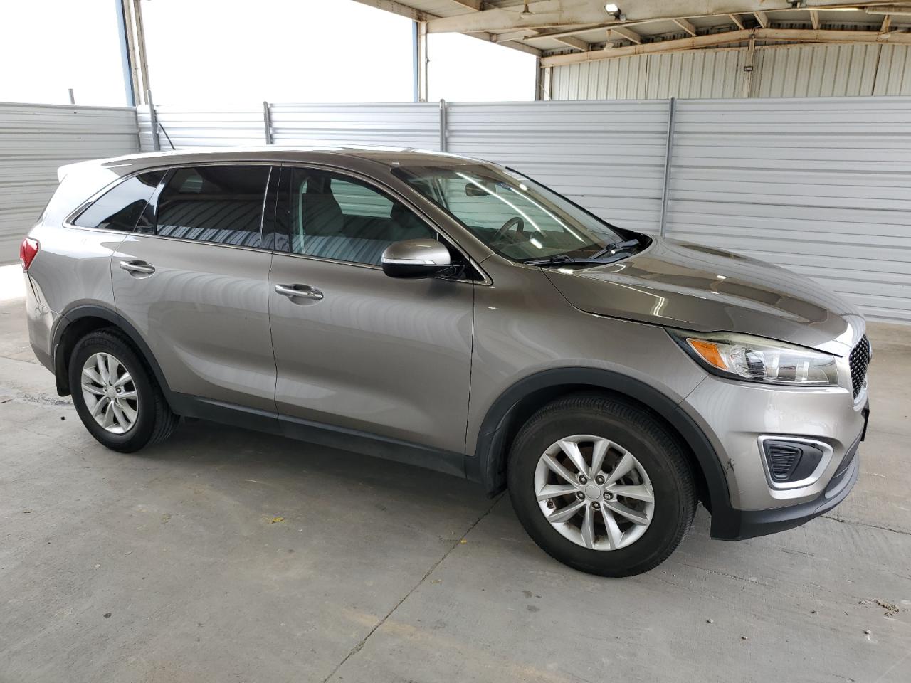 Photo 3 VIN: 5XYPG4A3XHG263337 - KIA SORENTO 