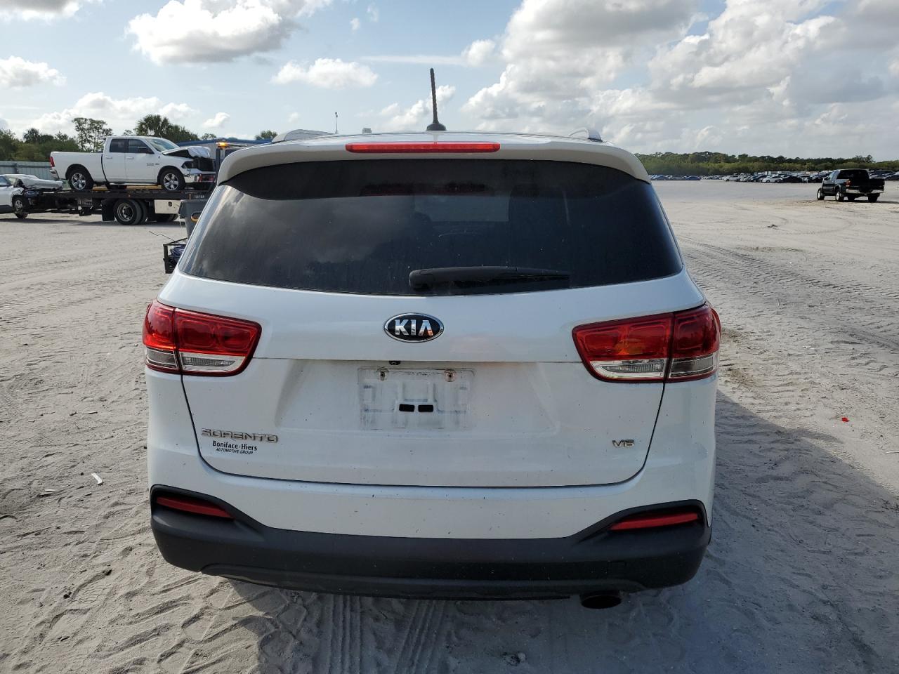 Photo 5 VIN: 5XYPG4A51HG222774 - KIA SORENTO 